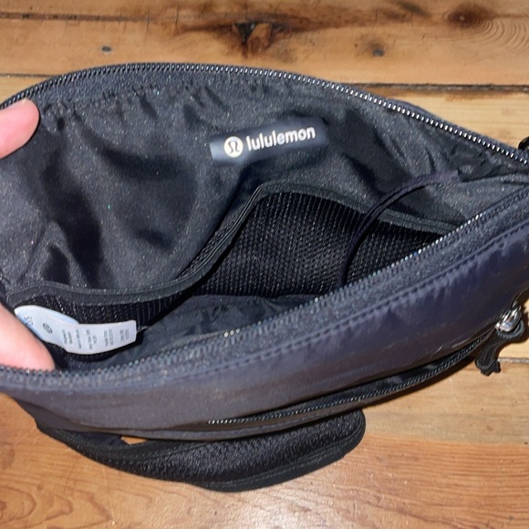 Lululemon bag, black, crossbody patch purse - Picture 5 of 7